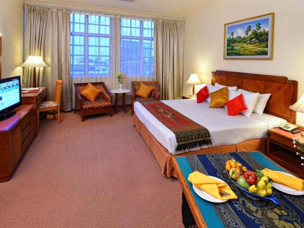 Holiday Villa Hotel City Centre Phnom Penh Zimmer foto