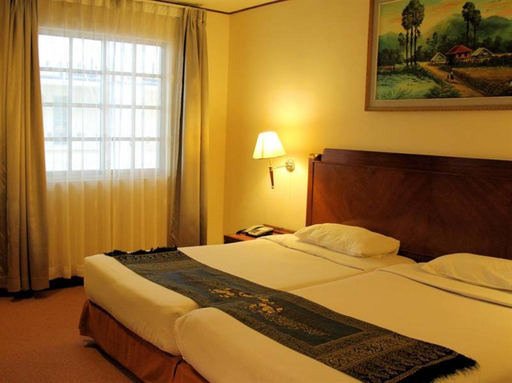 Holiday Villa Hotel City Centre Phnom Penh Zimmer foto