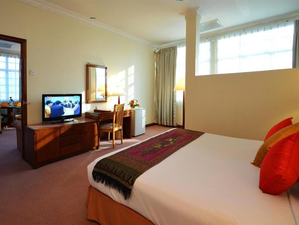 Holiday Villa Hotel City Centre Phnom Penh Zimmer foto