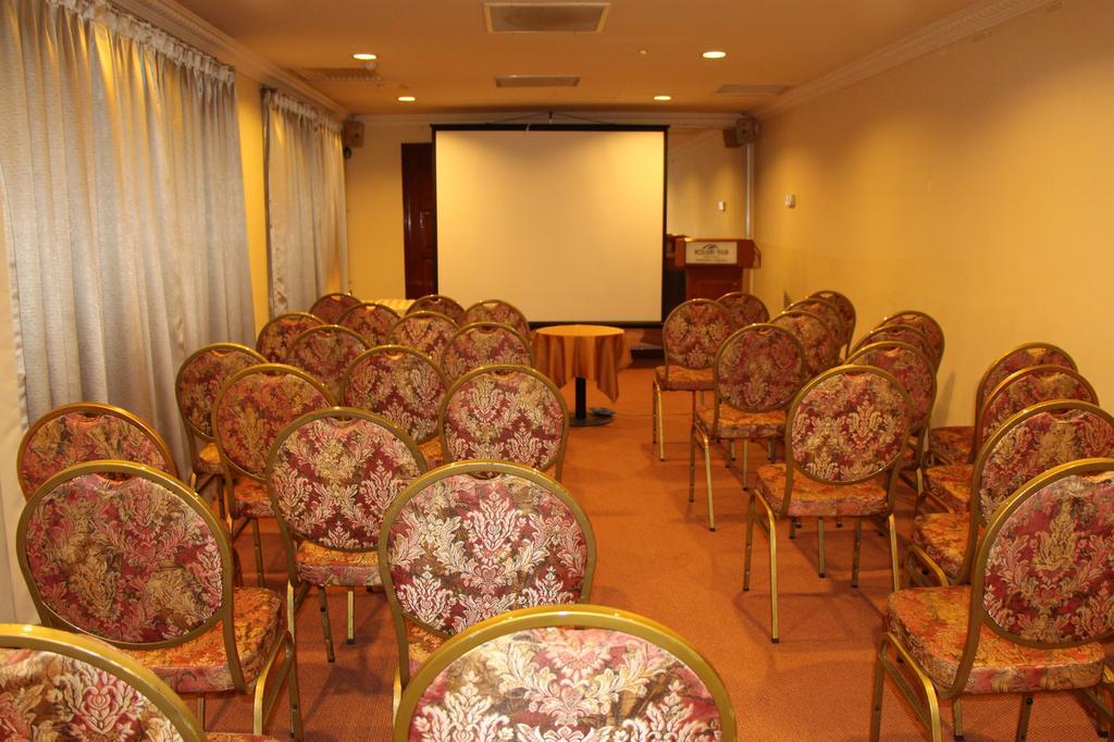 Holiday Villa Hotel City Centre Phnom Penh Exterior foto